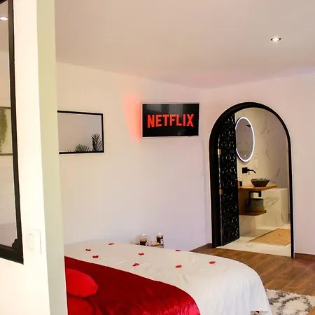 La Sarladaise ~ Romantique/balneo Apartment *